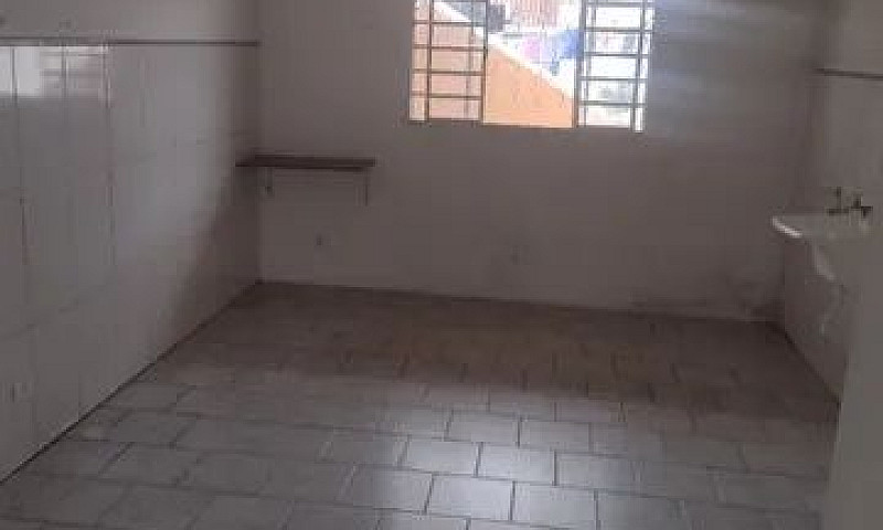 Aluga Casa Com 2 Qua...