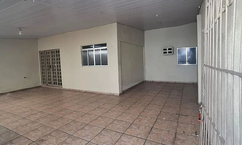 Aluga-Se Casa De 2 A...
