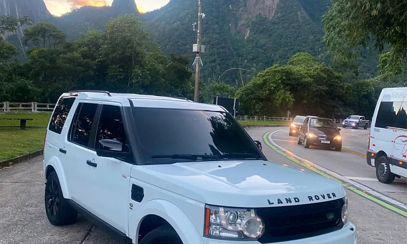 Land Rover Discovery...