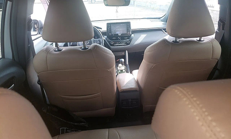 Toyota Corolla Cross...