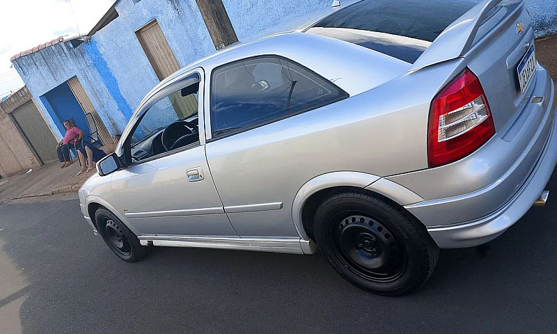 Chevrolet Astra Gl 1...
