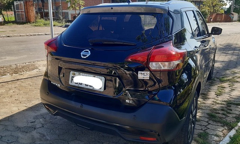 Vendo Nissan Kicks S...