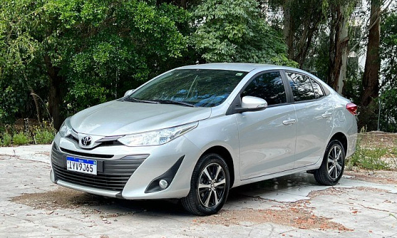 Yaris Xs Sedan 1.5 2...