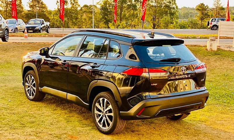 Toyota Corolla Cross...