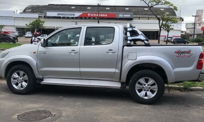 Toyota Hilux Std Com...