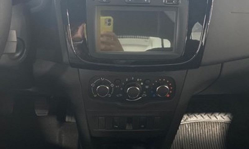 Renault Logan Zen 1....