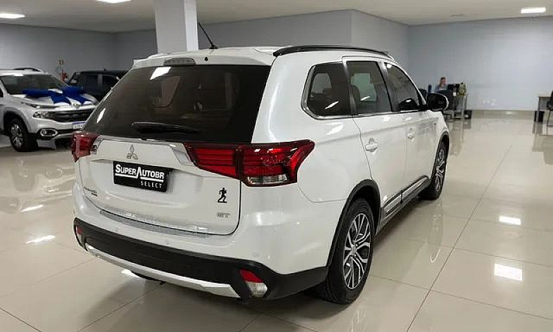 Mitsubishi Outlander...