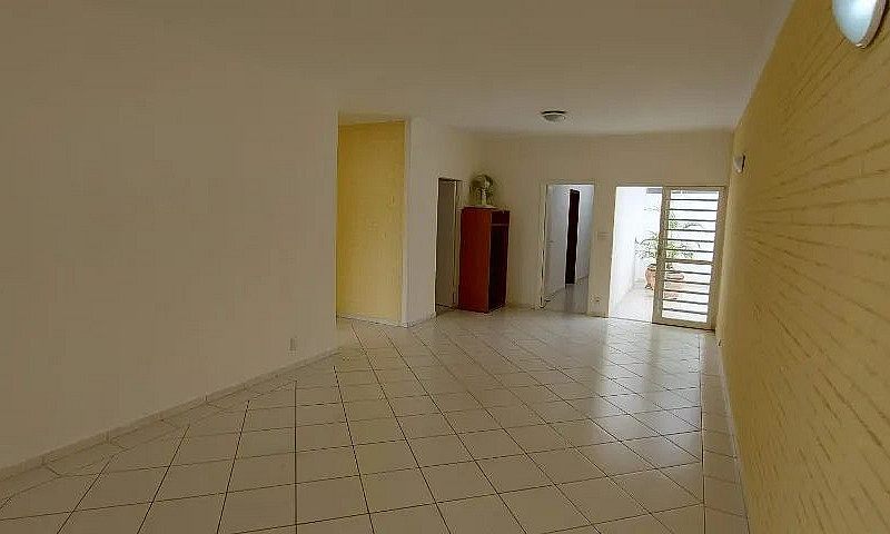 Casa 3 Dorm. Sendo 1...