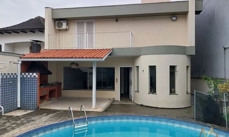 Casa Com 4 Dormitóri...