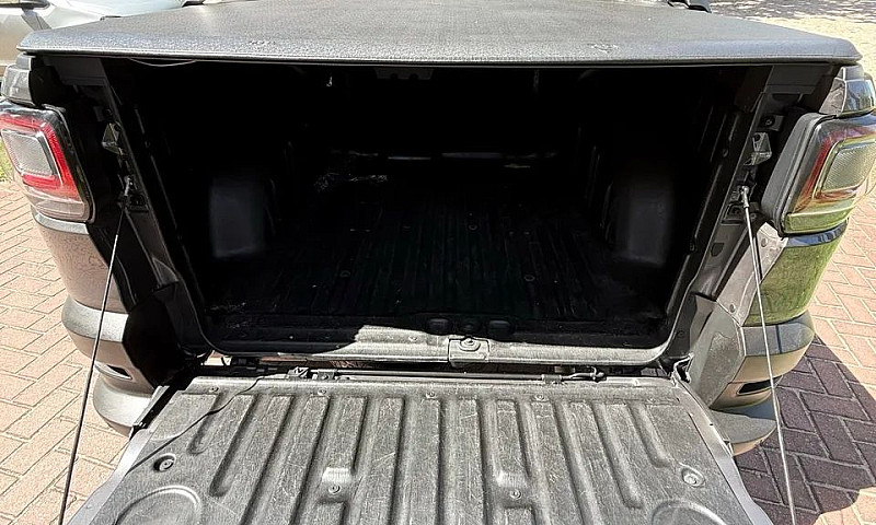 Fiat Strada Ranch 1....