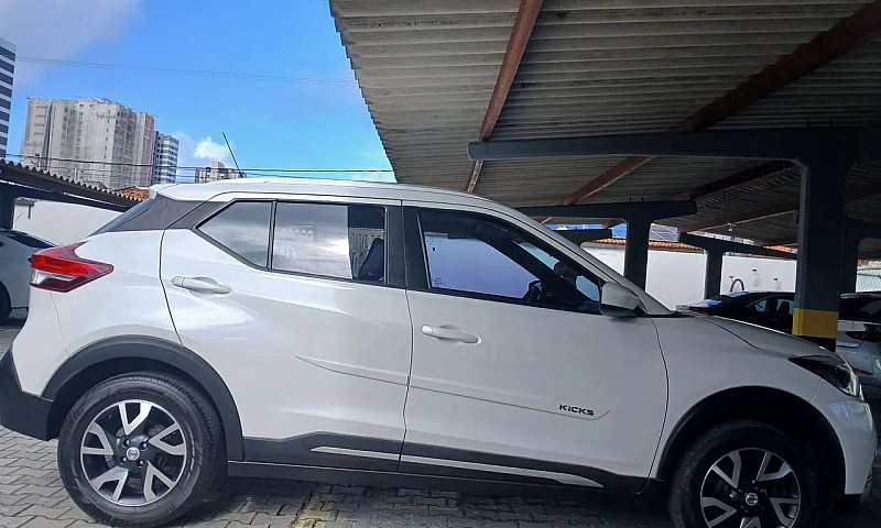 Kicks S 2018(Automát...