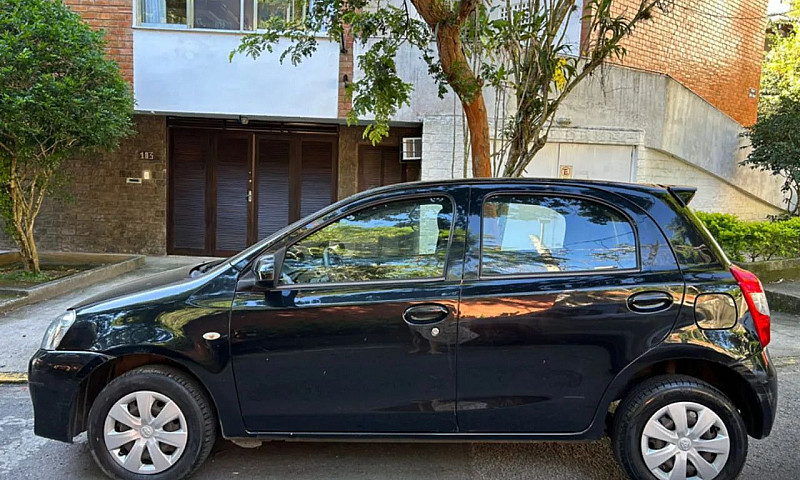 Toyota Etios Xs 1.5 ...