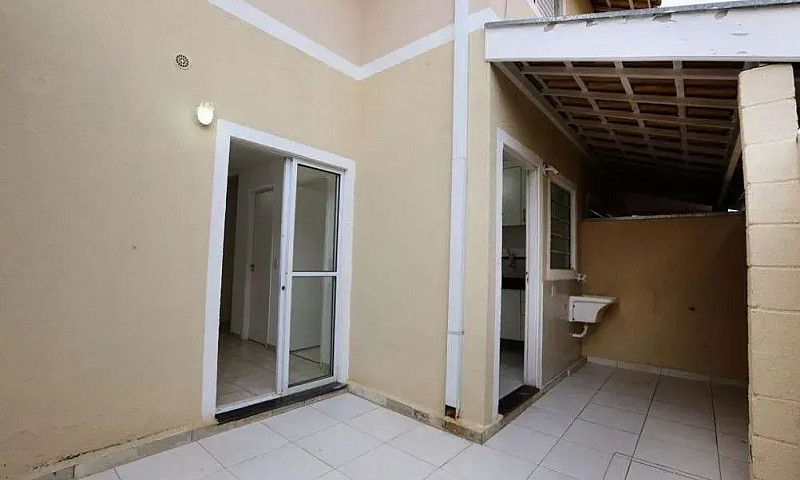Casa Com 3 Dormitóri...