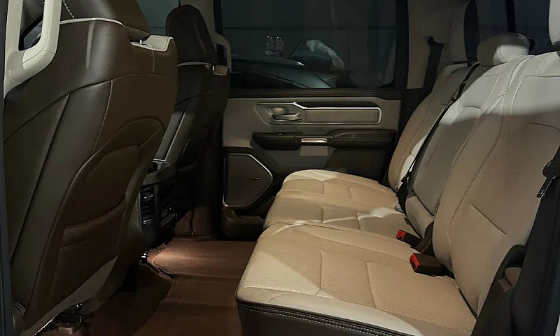 Ram 1500 Laramie 3.0...