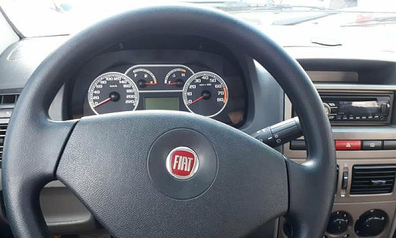 Fiat Palio Essence 1...