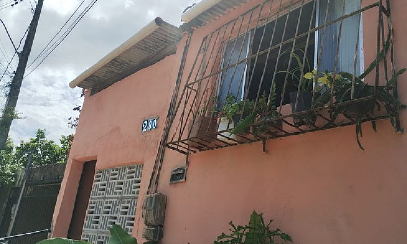 Alugo  Um Acasa Gran...