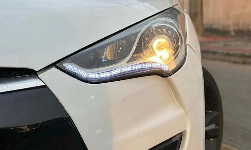 Hyundai Veloster 1.6...