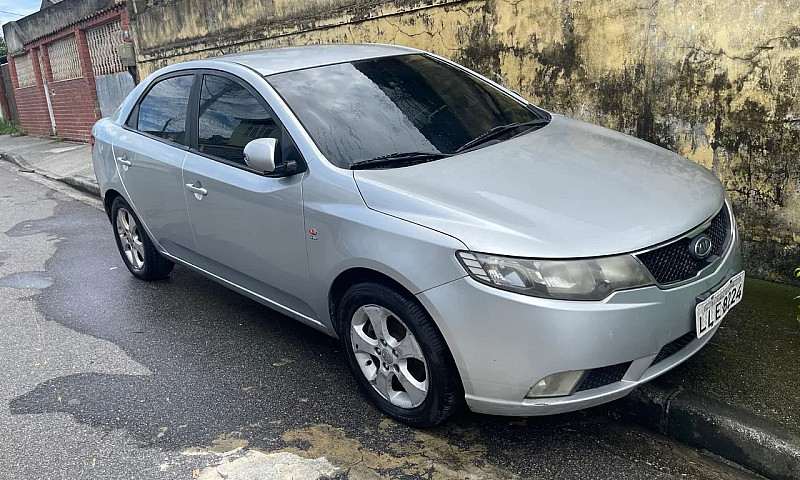 Kia Motors Cerato 1....