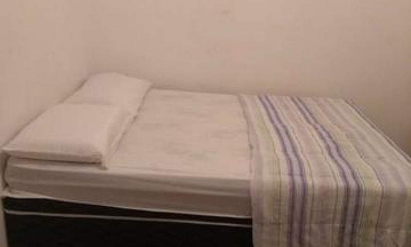 Aluga-Se Quarto...