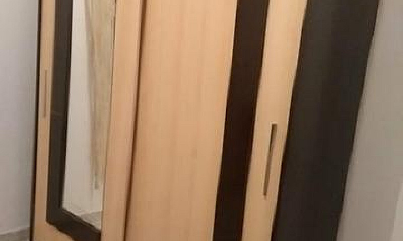 Aluga-Se Quarto...