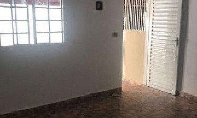Casa Com 03 Quartos ...