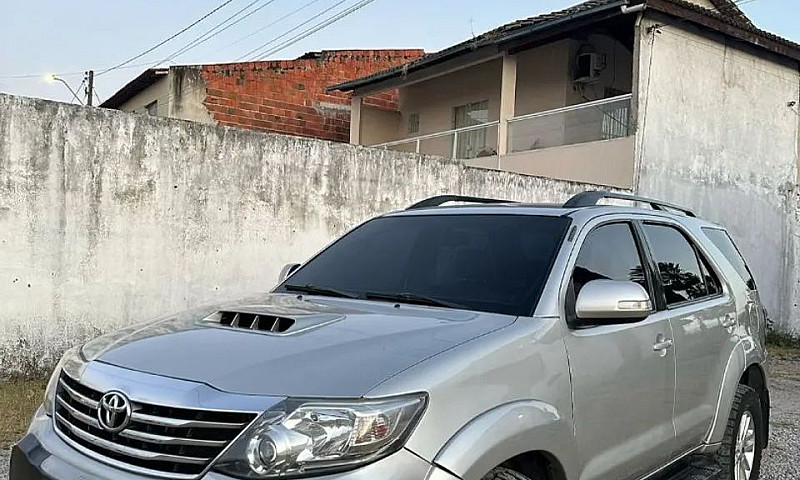 Toyota Hilux Sw4 Srv...