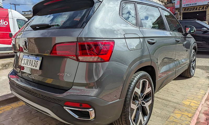 Volkswagen Taos High...