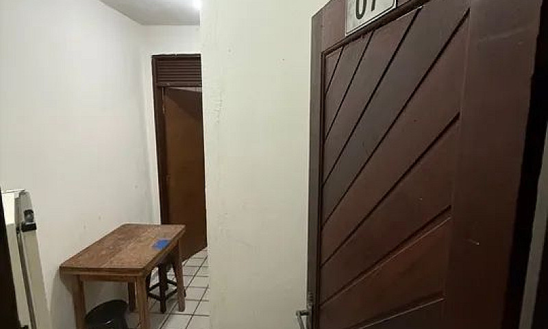 Quarto Mobiliado Par...