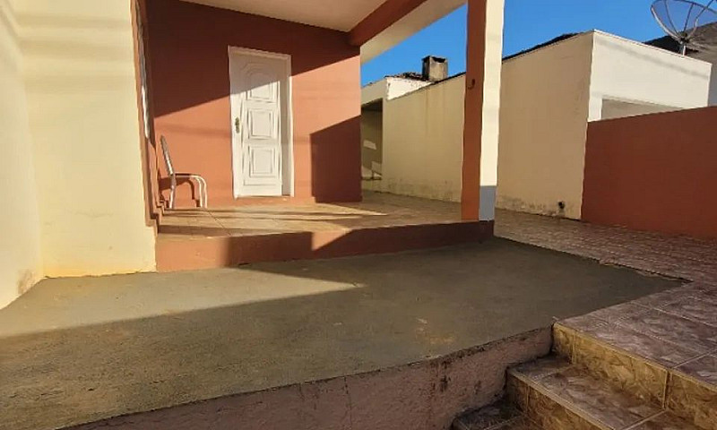 Linda Casa Recém Ref...