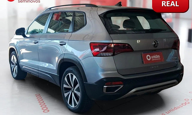 Volkswagen Taos 2023...