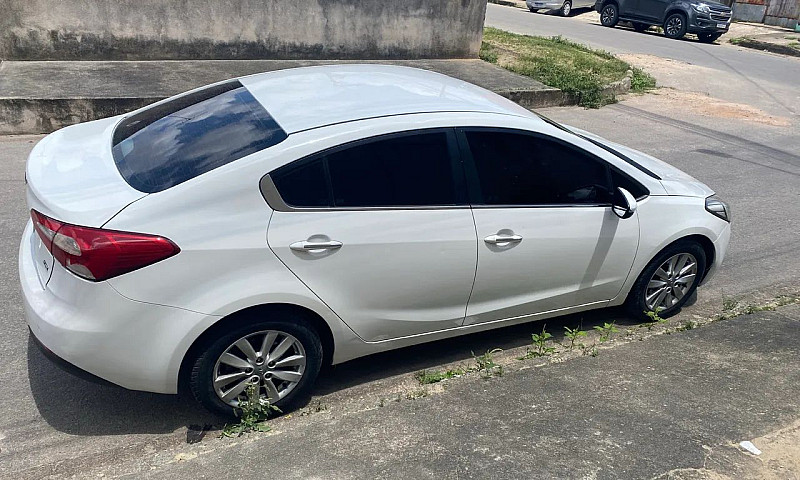 Kia Motors Cerato 1....