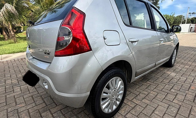 Renault Sandero Vibe...