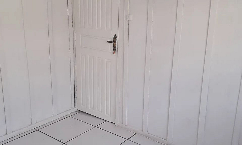 Alugo Uma Casa De Fu...
