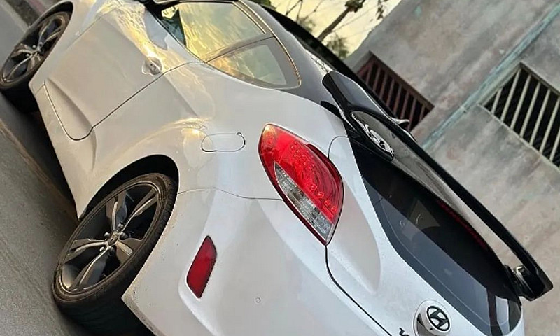 Hyundai Veloster 1.6...