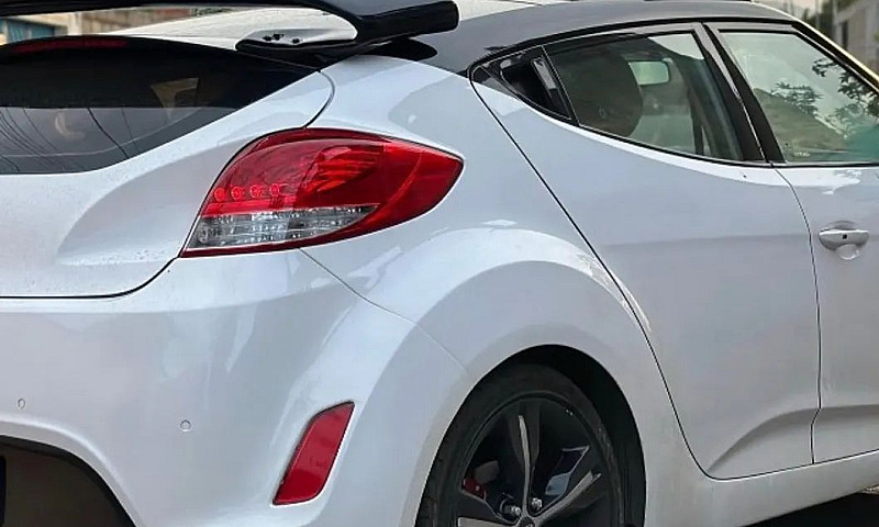 Hyundai Veloster 1.6...
