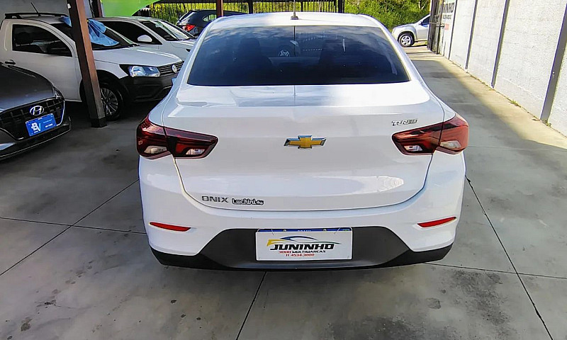 Chevrolet Onix Plus ...