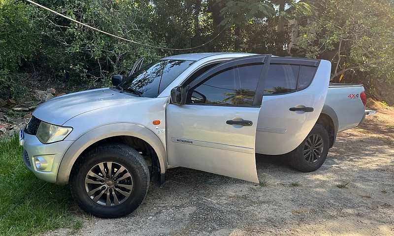Mitsubishi L200 Trit...