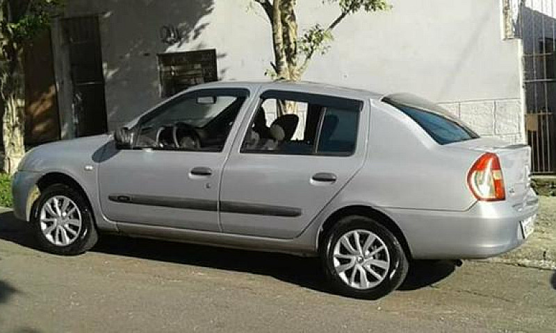 Clio Sedan...