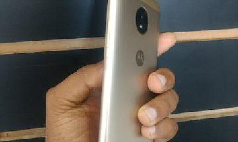 Vendo Moto E 4 Plus...