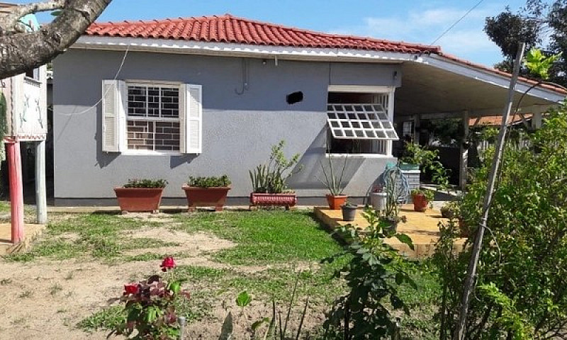 Casa À Venda Com 2 D...