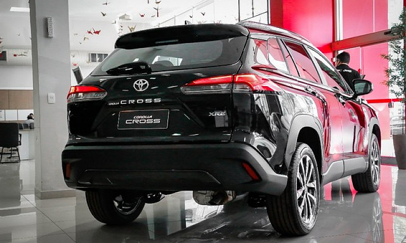Toyota Corolla Cross...