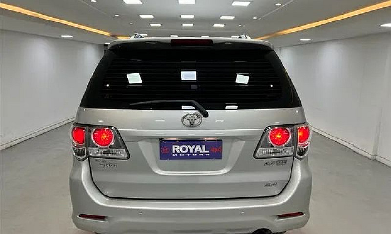 Toyota Hilux Sw4 201...