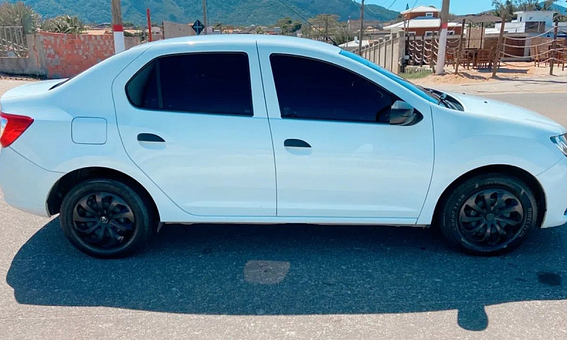 Renault Logan Authen...