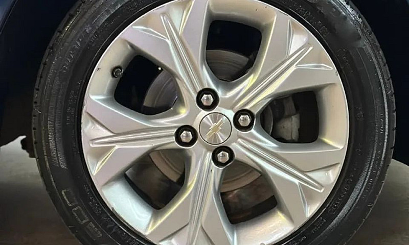 Onix Sedan Premier P...