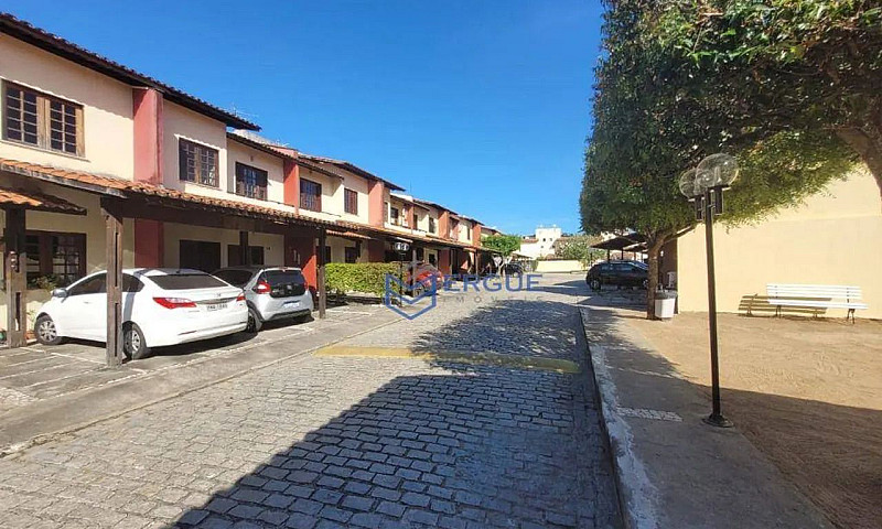 Casa Com 3 Dormitóri...