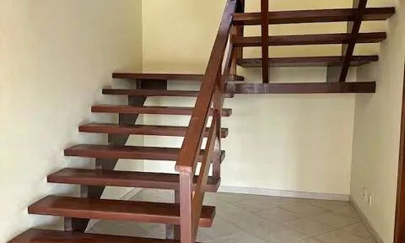 Casa De Condomínio P...