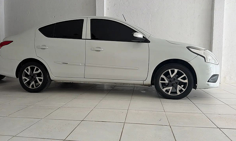 Nissan Versa Sl 1.6 ...