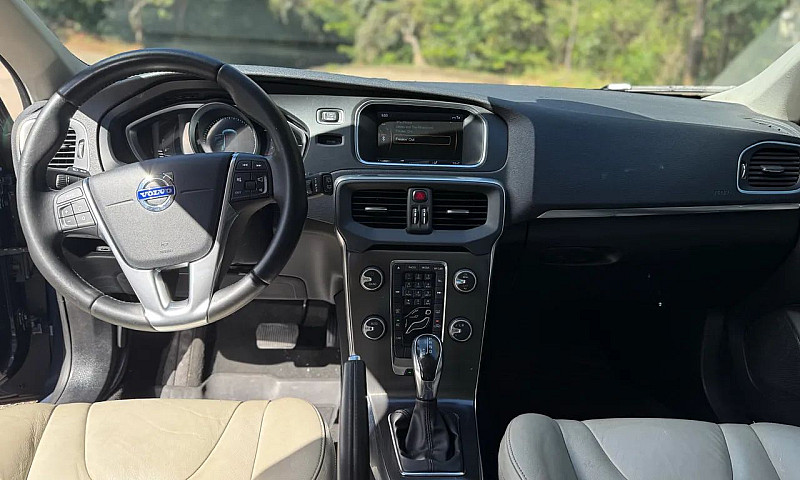 Volvo V40 T-4 2.0 Au...