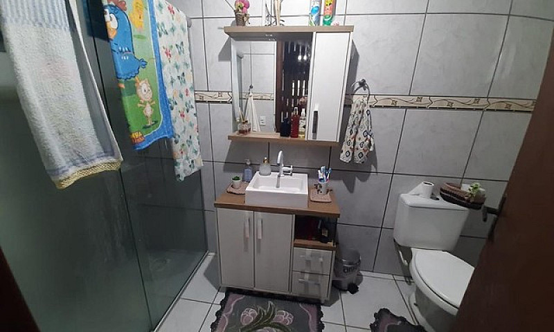 Casa Com 3  Quartos ...