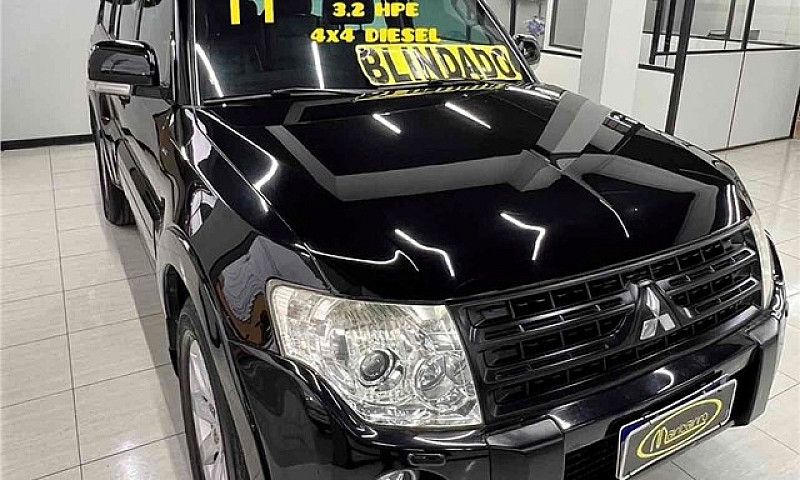 Mitsubishi Pajero Fu...